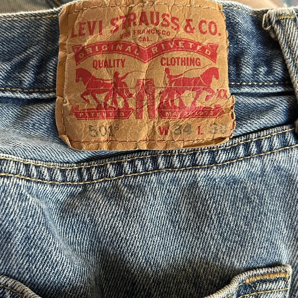 Levi’s 501 Blue Classic Button Fly Straight Leg Worn-In Distressed Jeans 34x30